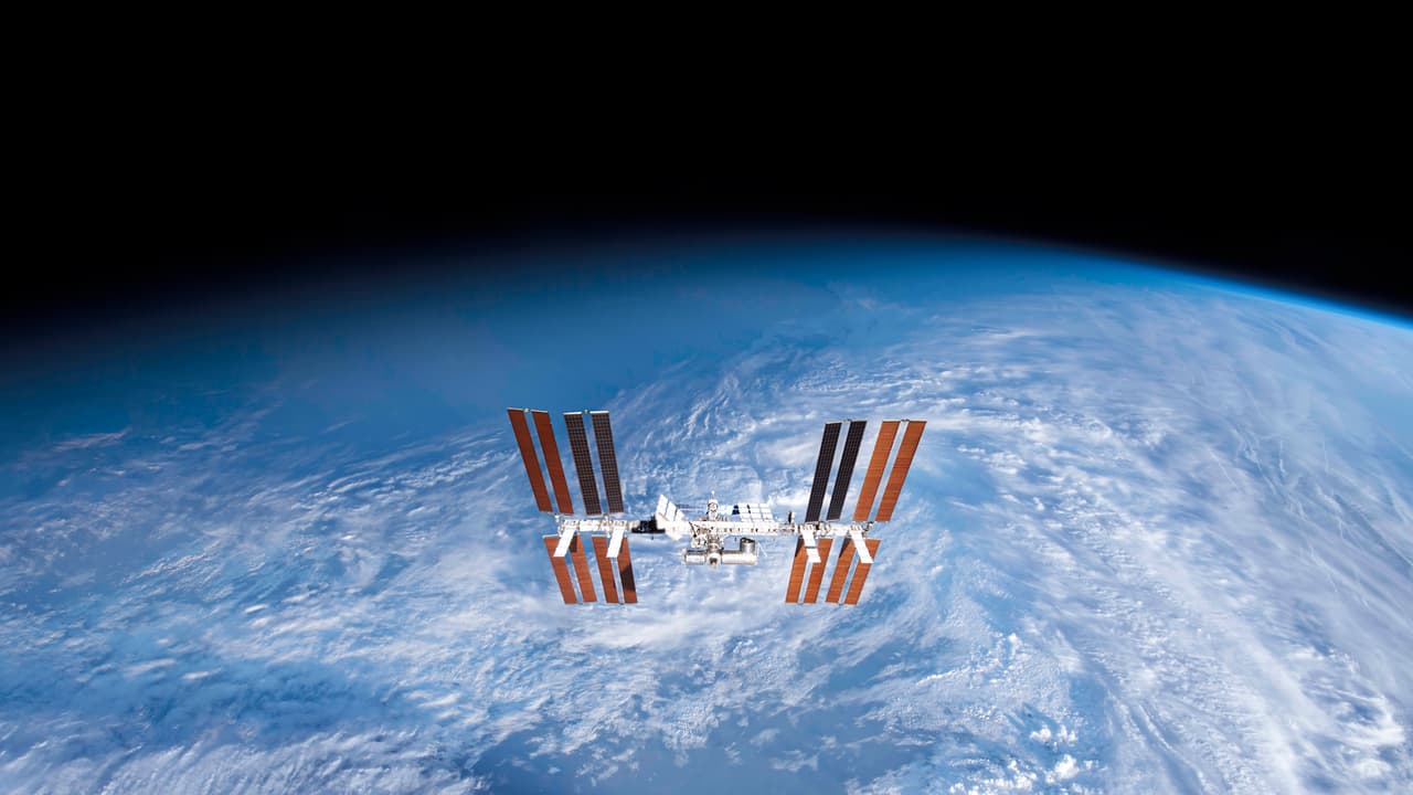 A Beautiful Planet, Space Station, Space