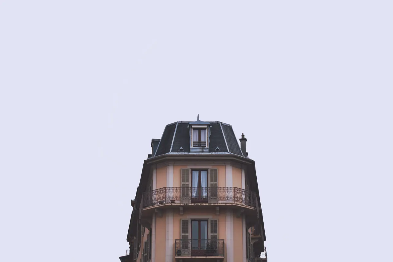 A building with a balcony