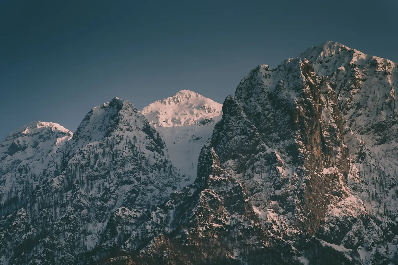 A snowy mountain tops